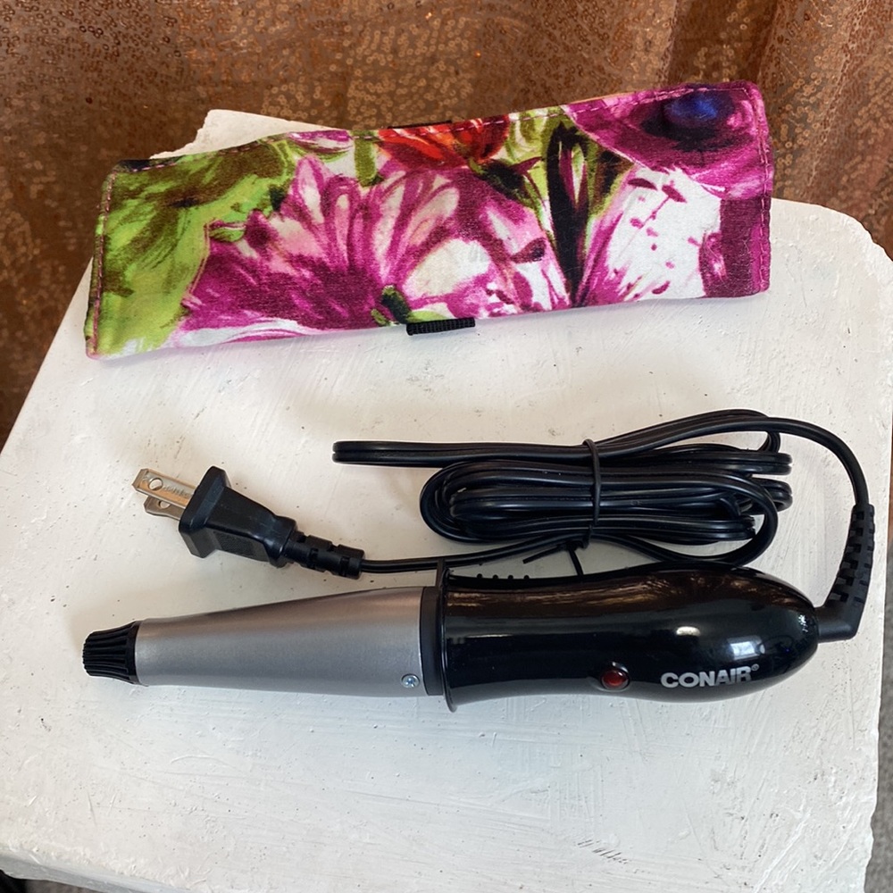 Conair travel size tapered hair curling wand with travel pouch